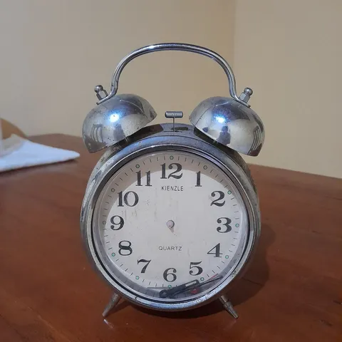 Relógio ? despertador QUEBRADO