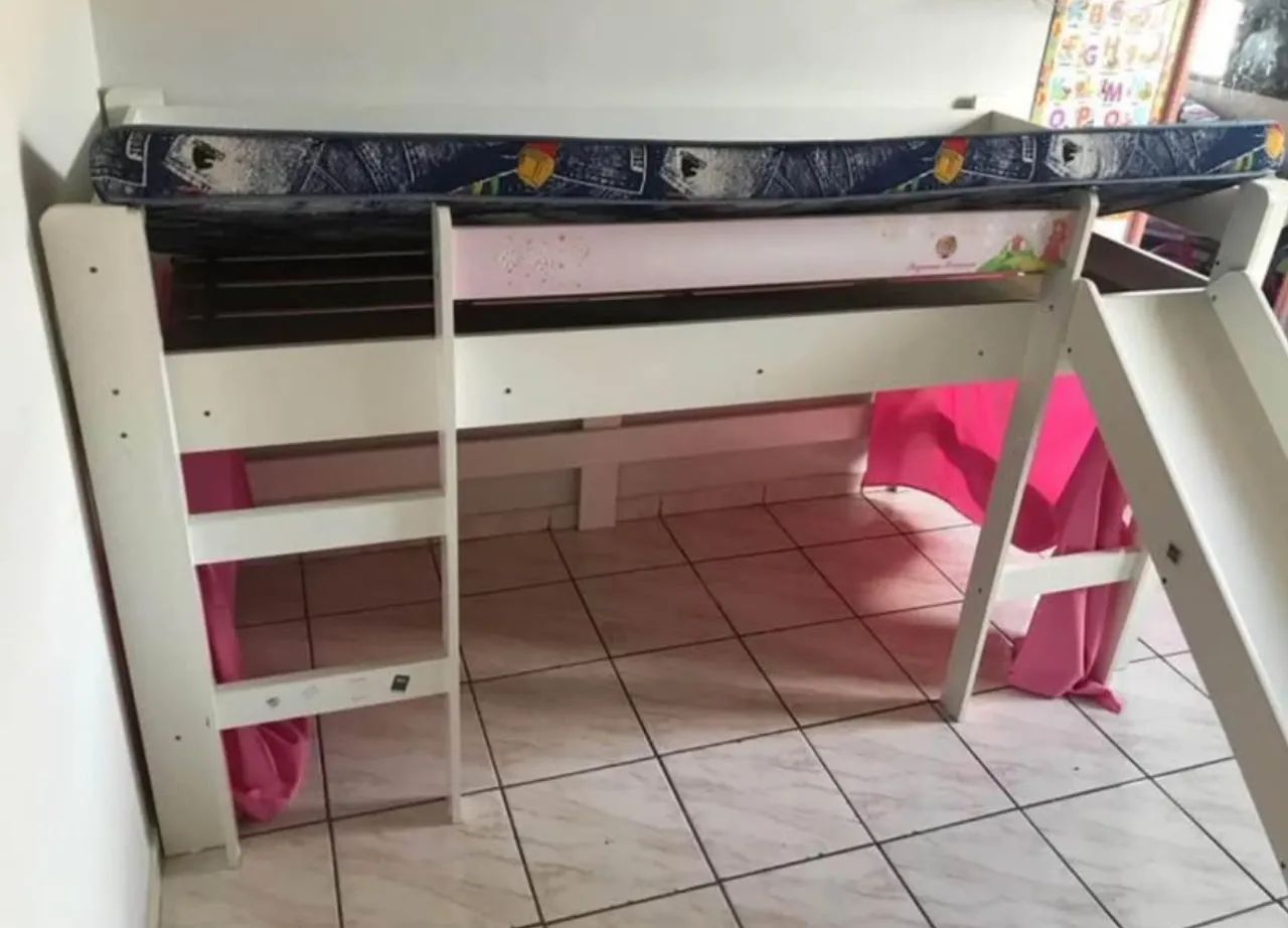 Cama infantil com casinha  - Foto 2