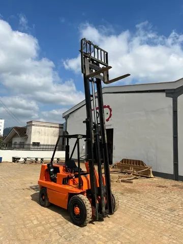 Empilhadeira Clark C300 Diesel 3,7 metros