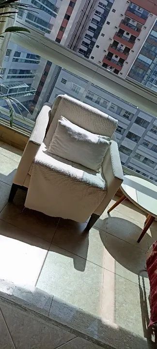 Poltrona confortável e elegante para sua sala