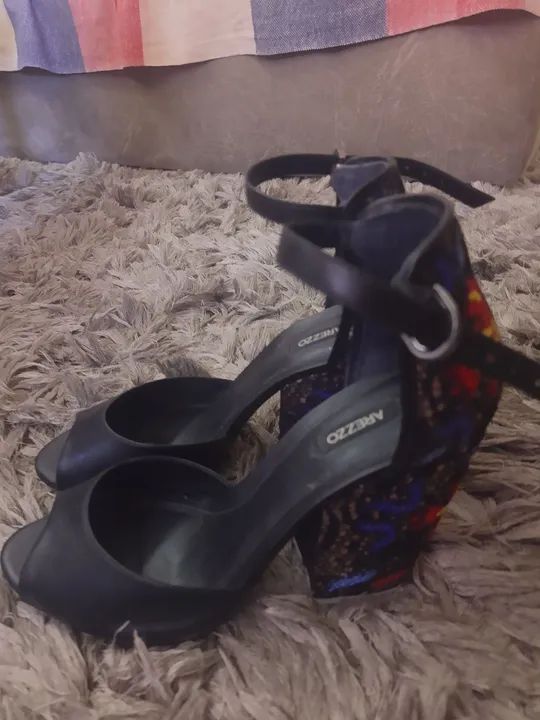 Sapato Arezzo tamanho  37