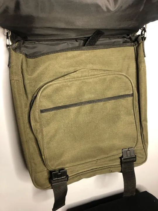 Mochila 2 em 1 lona verde - Foto 2