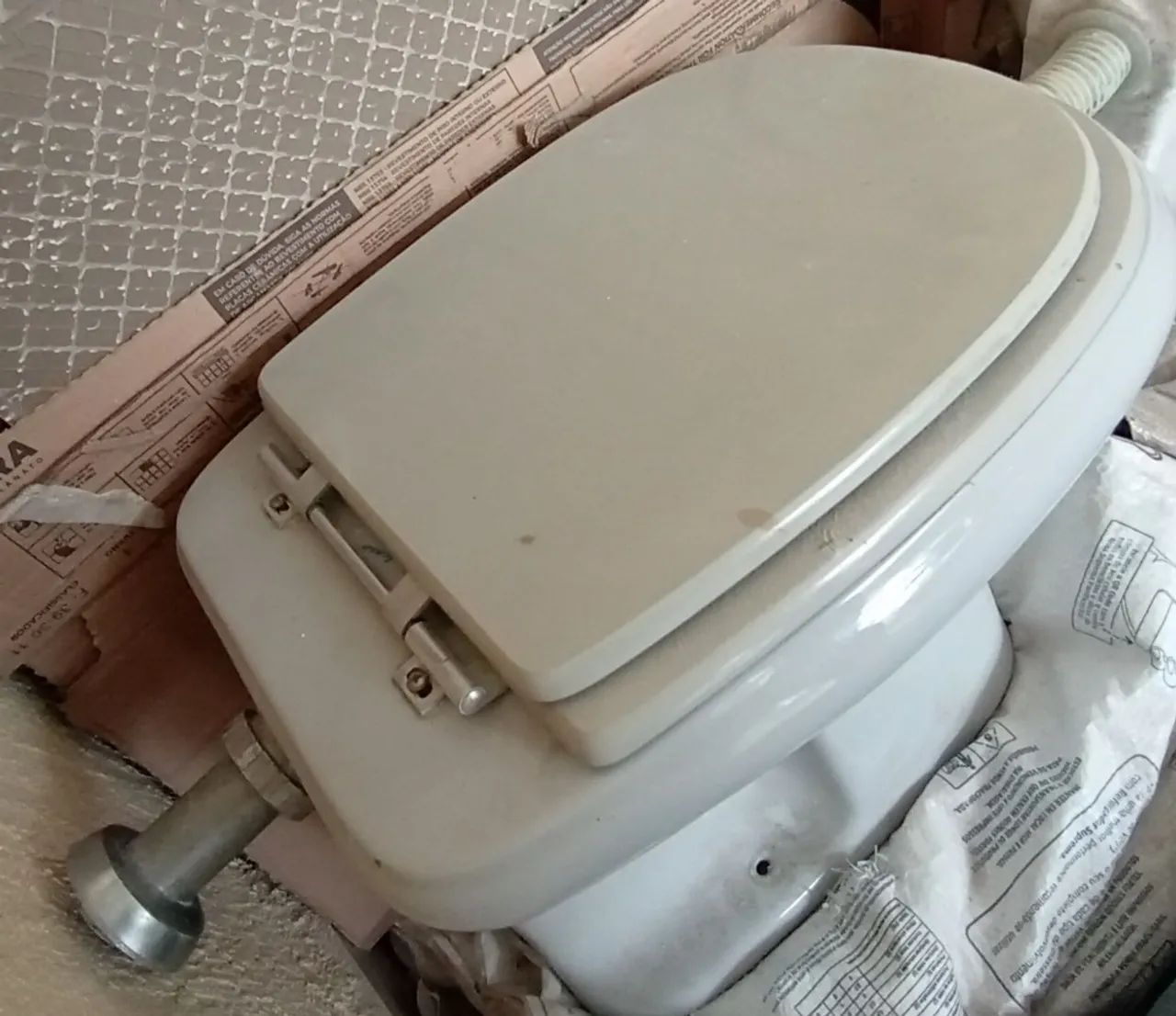 Bacia convercional Icasa completa com a base hidráulica e válvula hidra e tampa - Foto 2