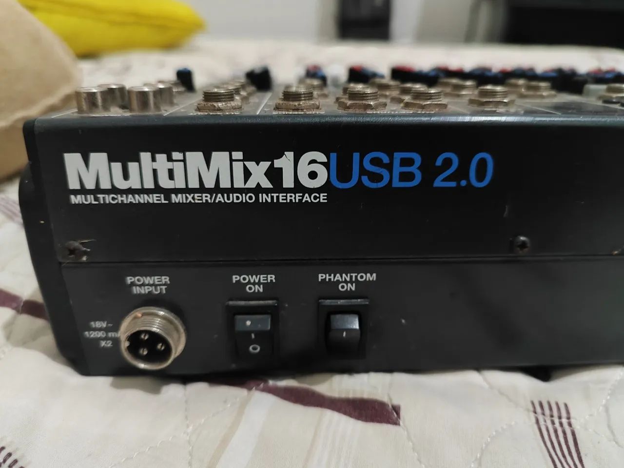 Mesa de Som Alesis MultiMix 16 USB 2.0 - Foto 4