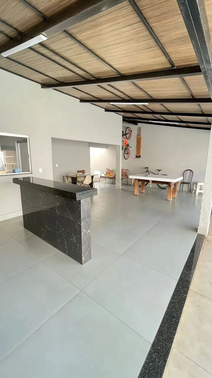PISCINA AQUECIDA, ARMÁRIOS, ENERGIA, SOLAR E LOTE GRANDE. É MUITO TOP !
