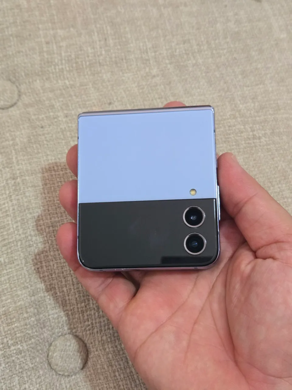 Galaxy Z Flip 4 (funcionando apenas conectado no carregador) 512Gb