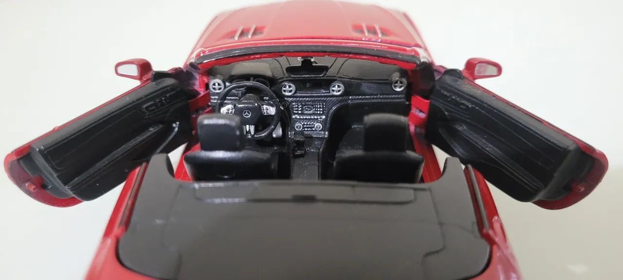 Miniatura Mercedes Benz SL 63 Amg Maisto 1:24 - Foto 4
