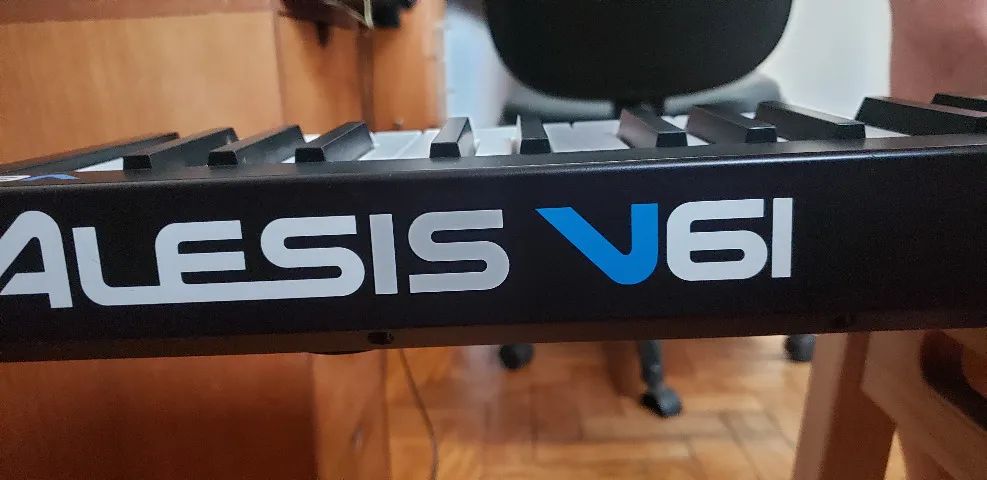 Teclado controlador Alesis V61 - Foto 3