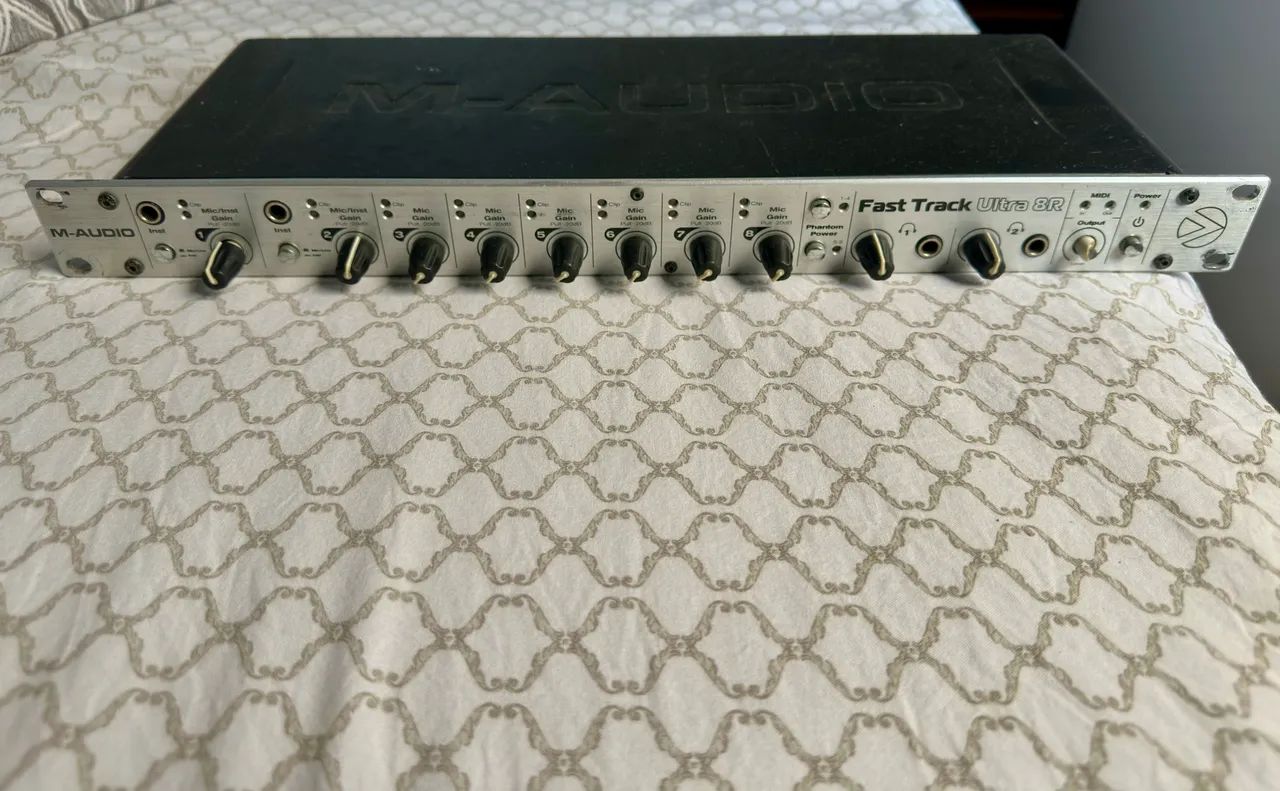 M-Audio Fast Track Ultra 8R - Instrumentos musicais - Ipiranga