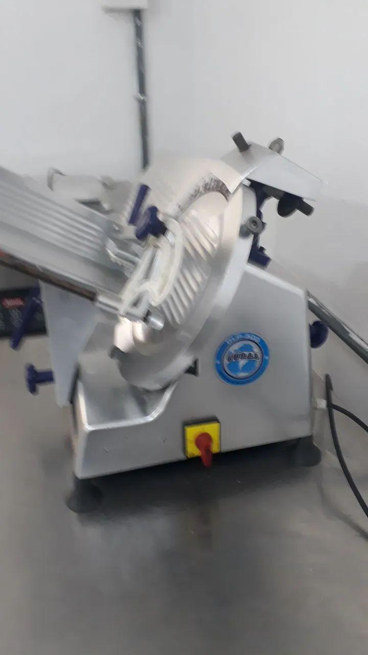 Fatiados de frios GURAL GLP 300 USADO