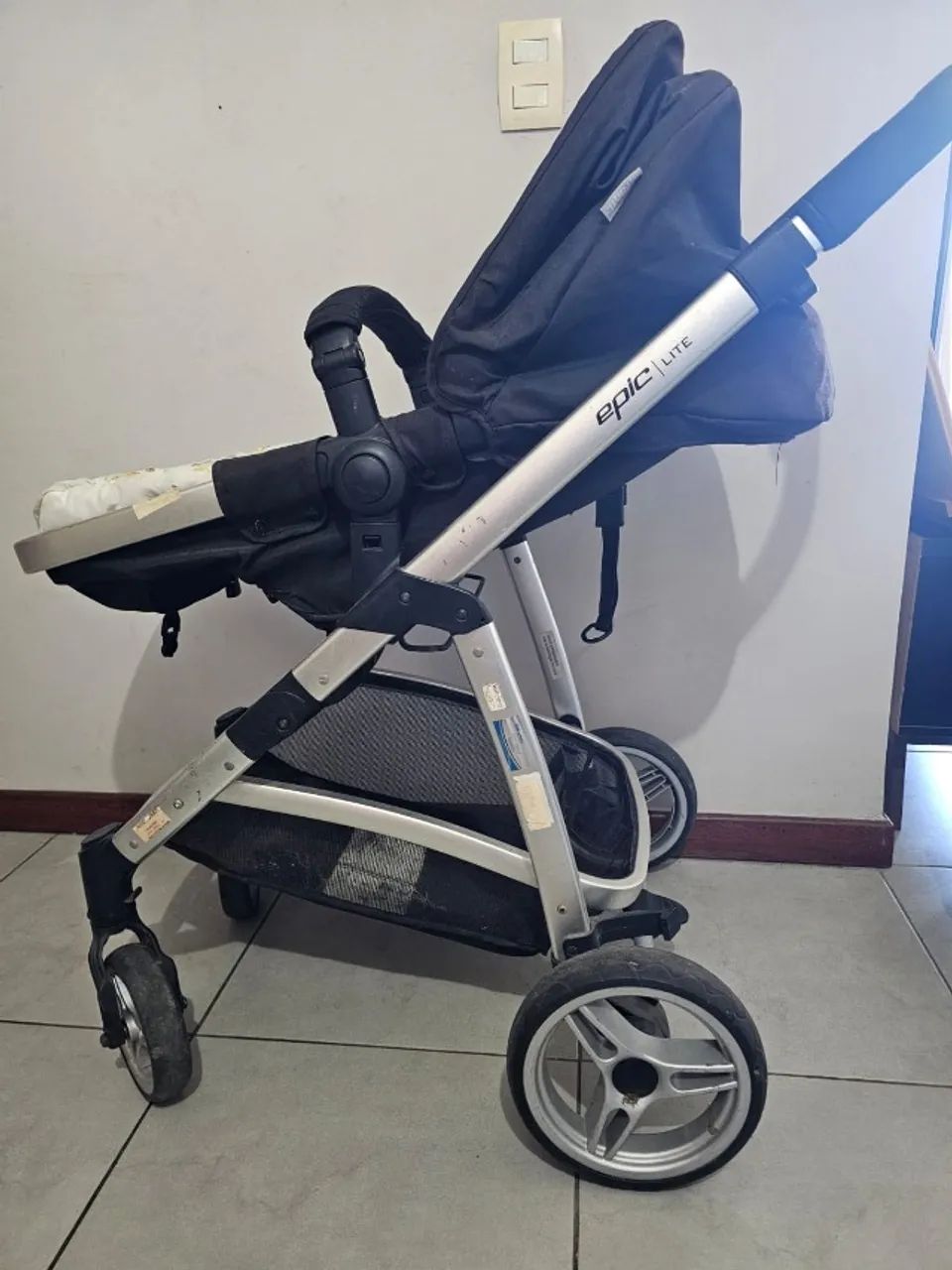 Carrinho bebê INFANTI EPIC LITE completo (Moisés + Bebê Conforto) - Foto 3
