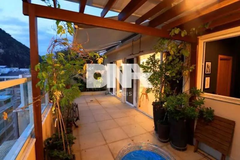 Apartamento : / Residencial / Copacabana