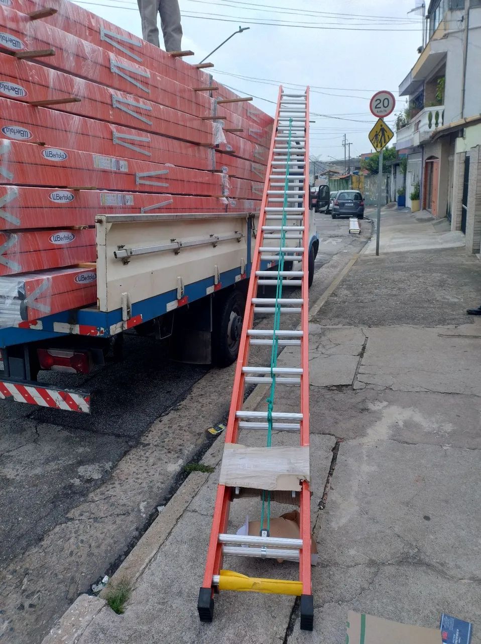 Escadas Tesoura Acesso Duplo Novas Vários Tamanhos  - Foto 3