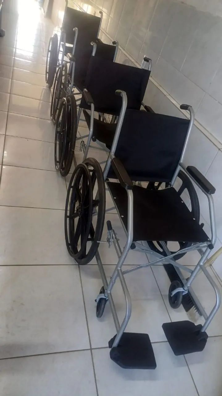  Cadeiras de rodas Passeio e de banho