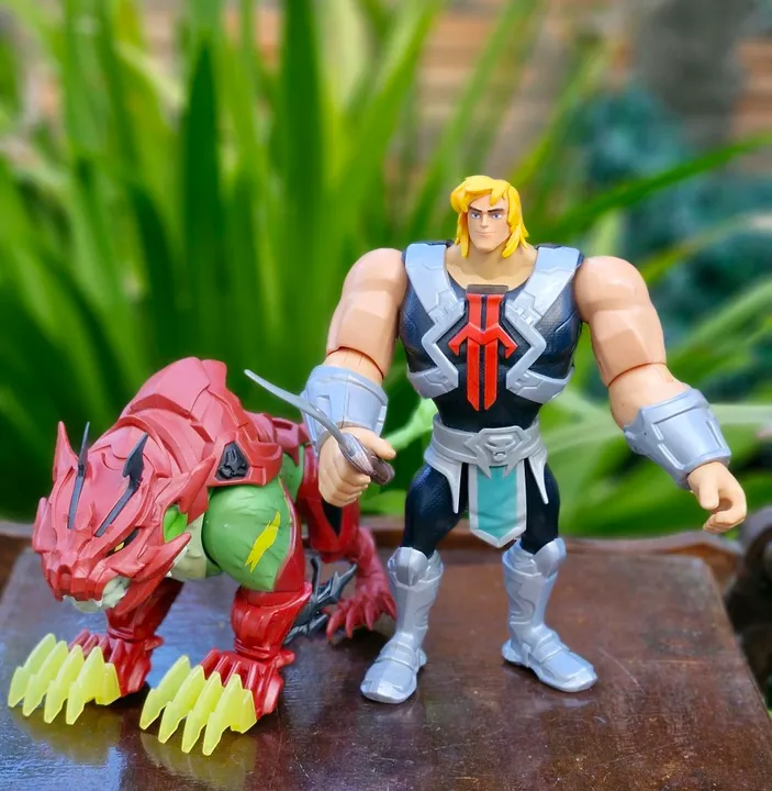 He-Man e Pantera - Personagens de Masters of the Universe