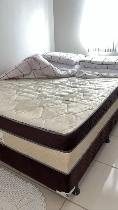 Cama Box acoplada de casal em ótimo estado