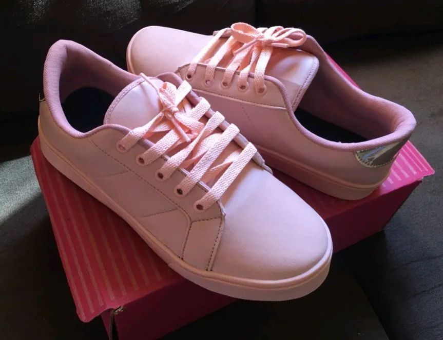 Tênis casual vermelho com solado branco - Foto 5