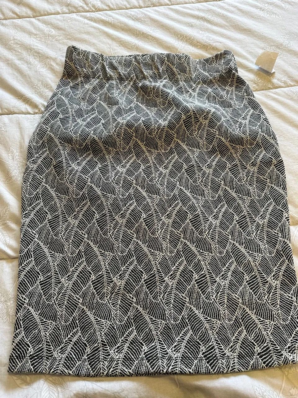 Saia Estampado Preto e Branco - Foto 4