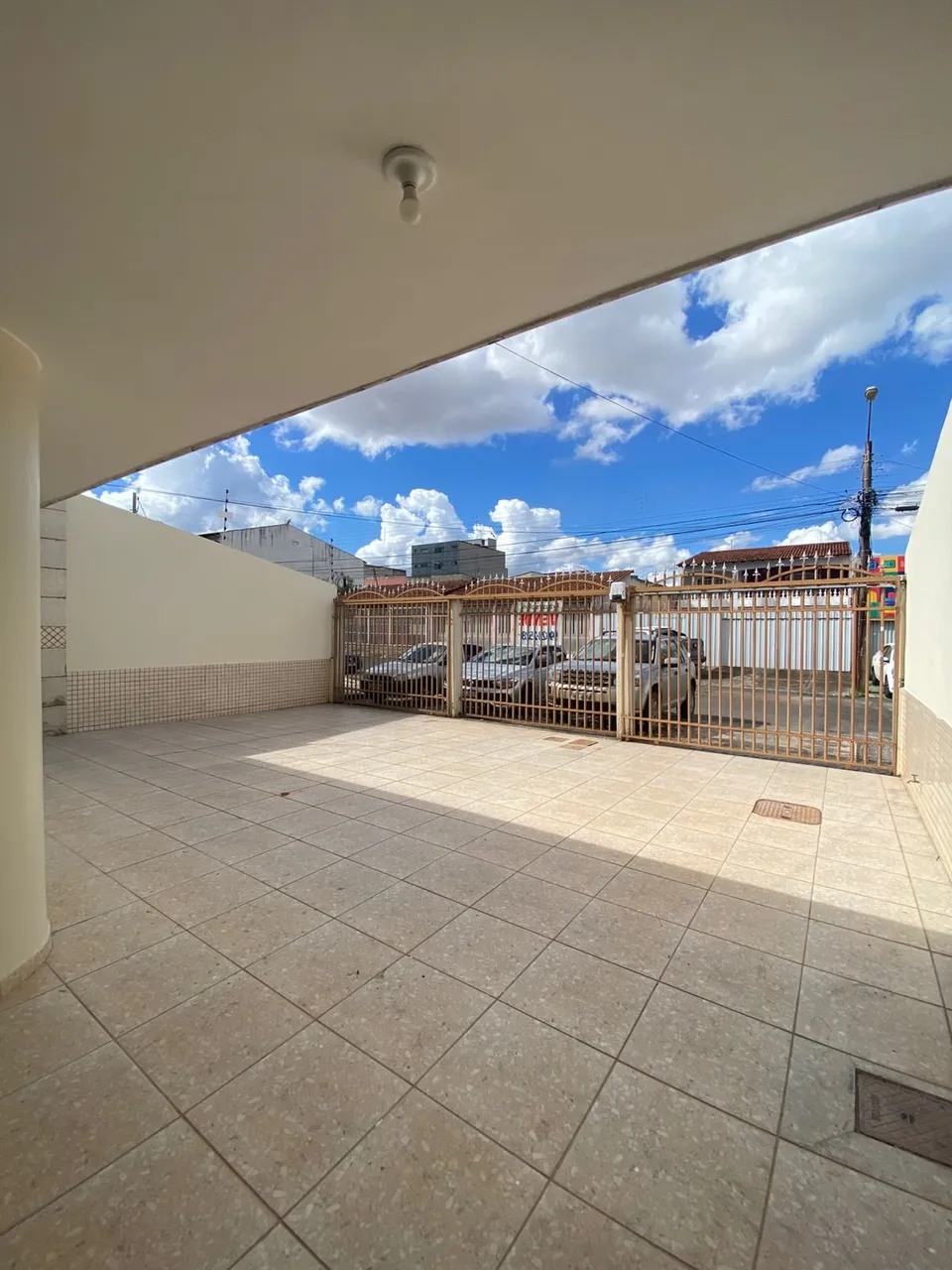 Imóvel para aluguel tem 258 metros quadrados com 5 quartos em Taguatinga Norte - Brasília