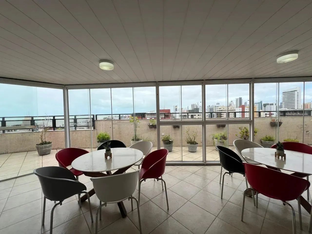 Imóvel para aluguel tem 360 metros quadrados com 3 quartos em Manaíra - João Pessoa - PB - Foto 2