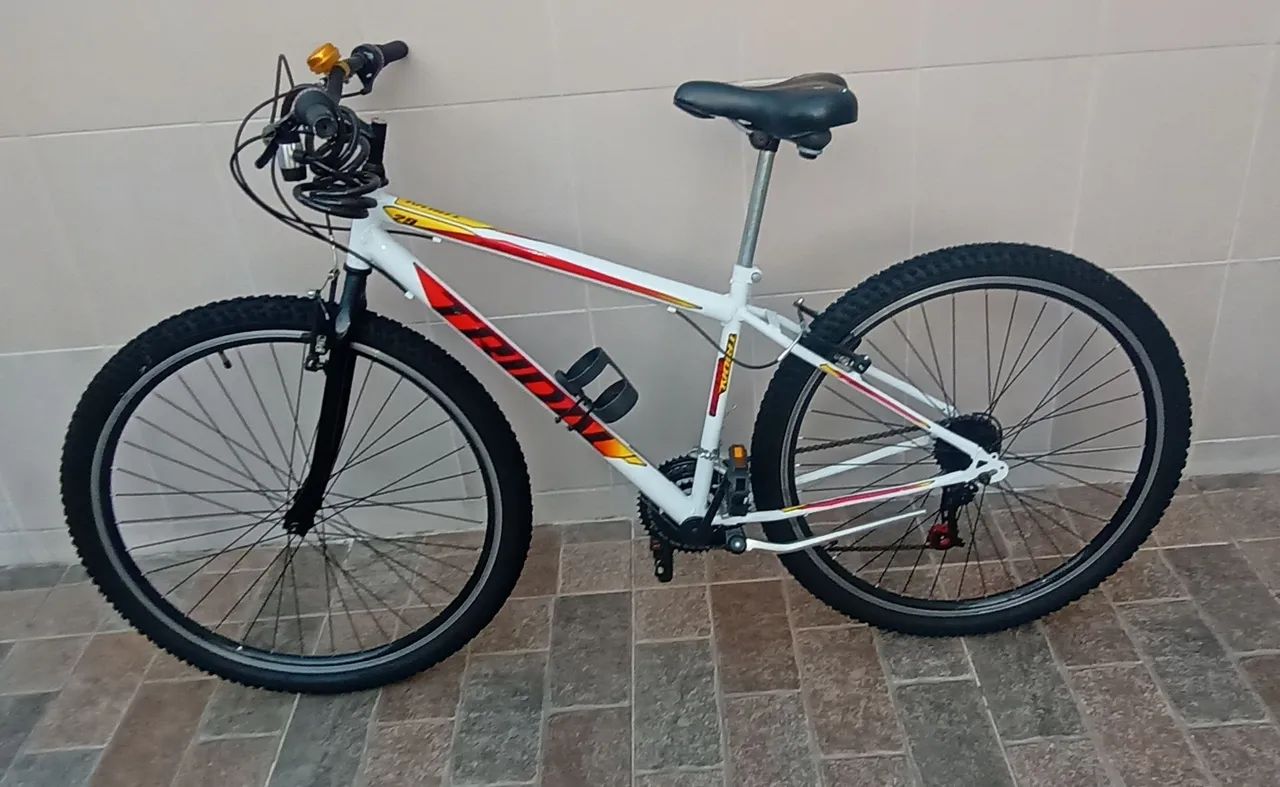 2 Bikes 18 marchas! Impecável!!! R$ 1.400,00 - Foto 5