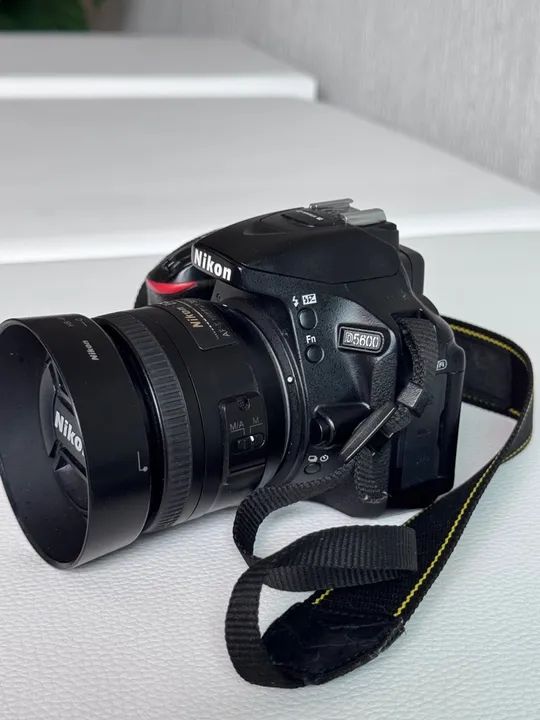 Câmera DSLR Nikon D5600 + 35mm
