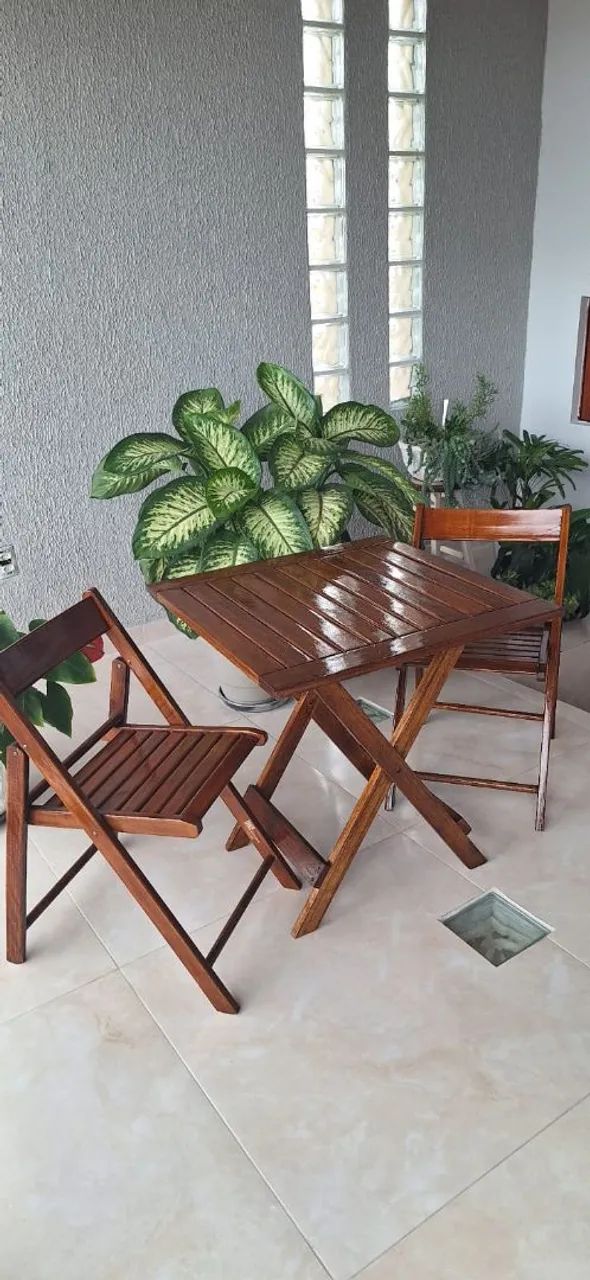  Jogo de mesa e cadeiras de madeira dobrável