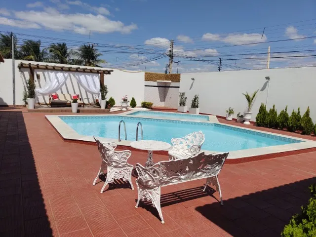 Casa disponível para venda no bairro Caminho do Sol