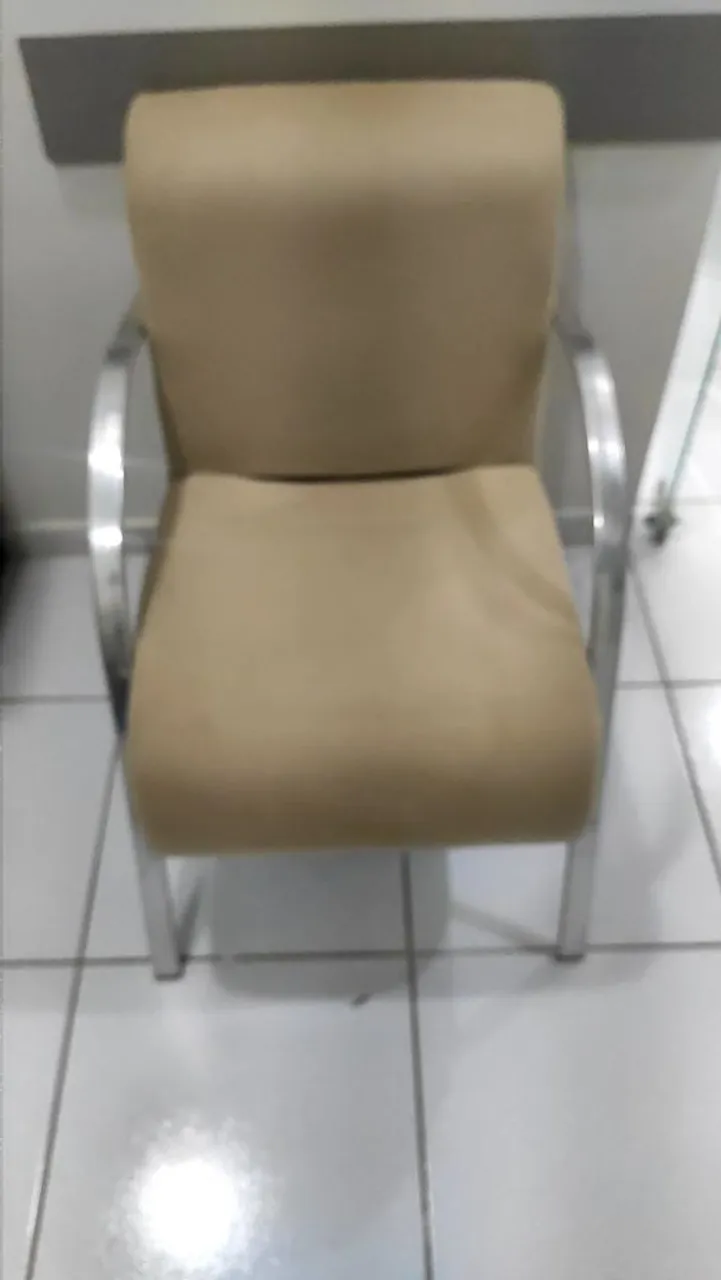 2 Poltrona moderna em ótimo estado por 400$