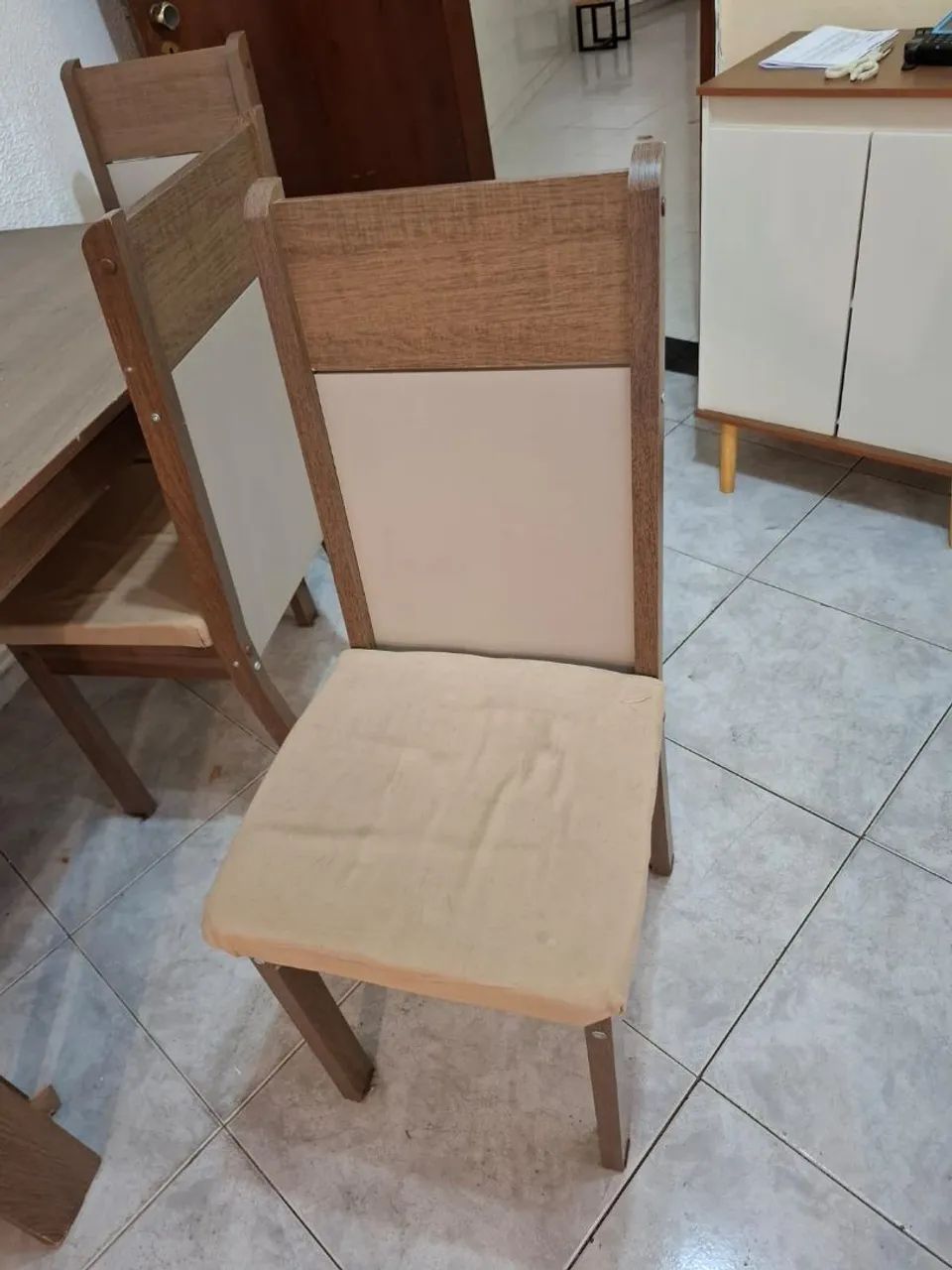 Mesa de jantar com 4 cadeiras 64374837258499121