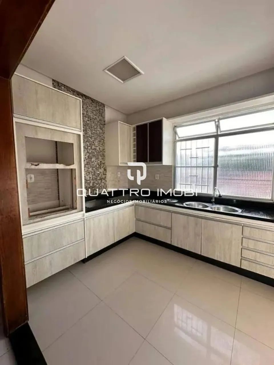 Casa Com 4 Quartos 1 Suítes Dependência Completa E Pontos Comerciais No AeroportoDoris::0u - Foto 4