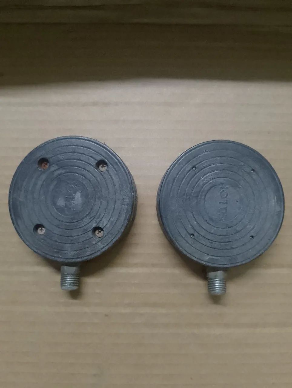 Pedal redondo Caloi rosca grossa 