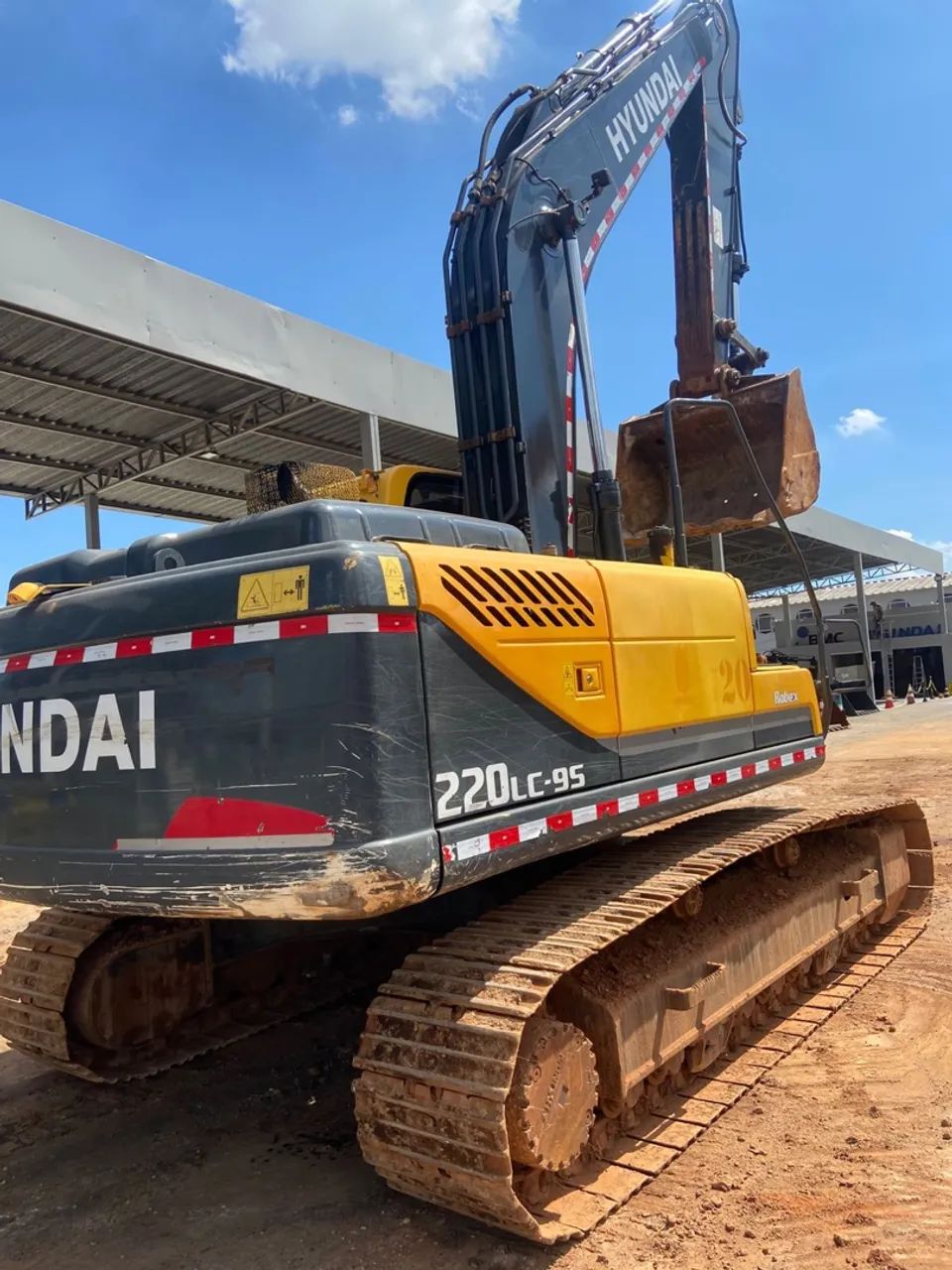 Escavadeira Hyundai R220 - Foto 4