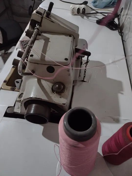 Máquinas overloque chinesinha e brother  - Foto 6