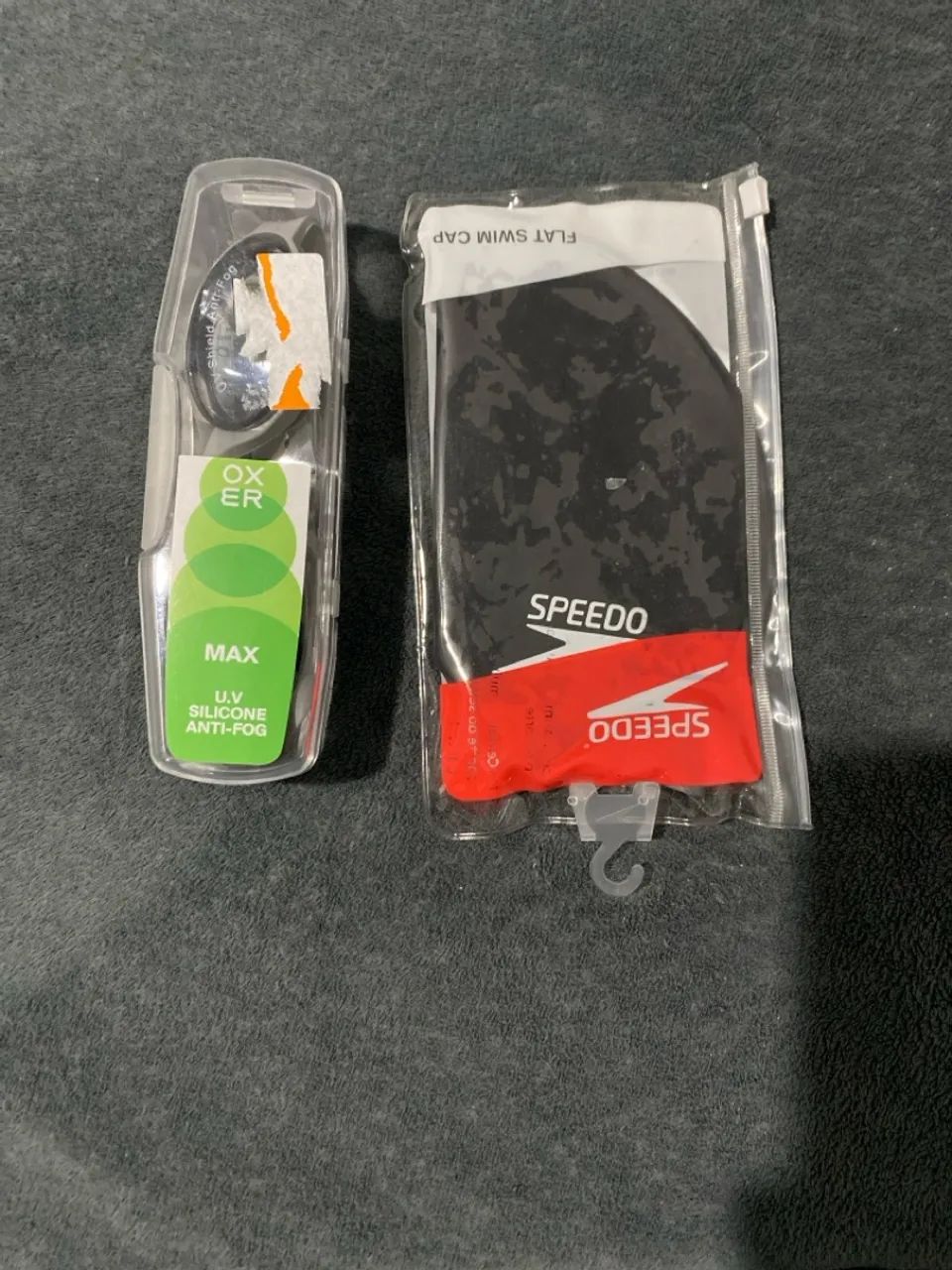 Kit óculos de natação + touca de natação (nunca usado)