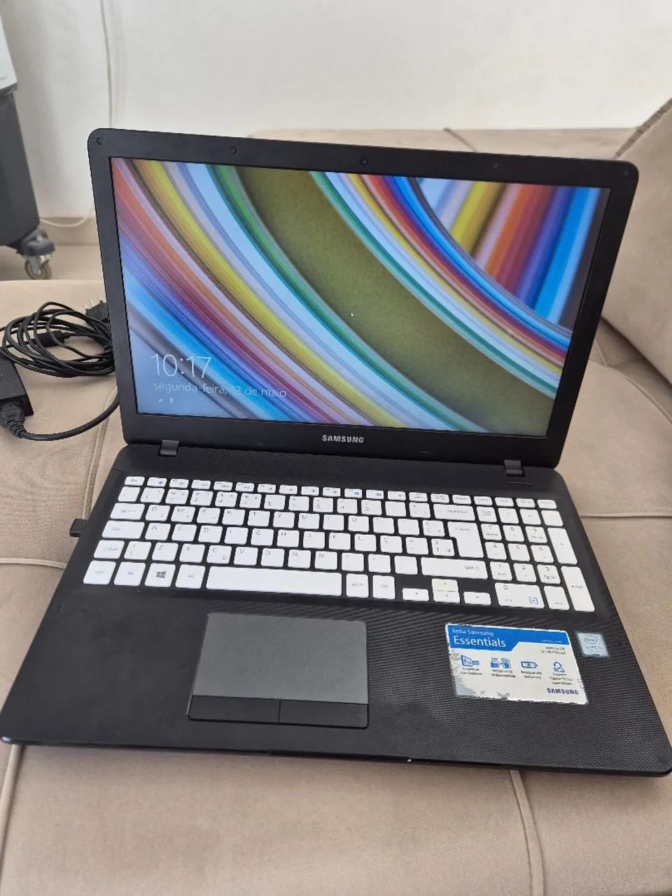 Notebook Samsung Essentials usado muito bom