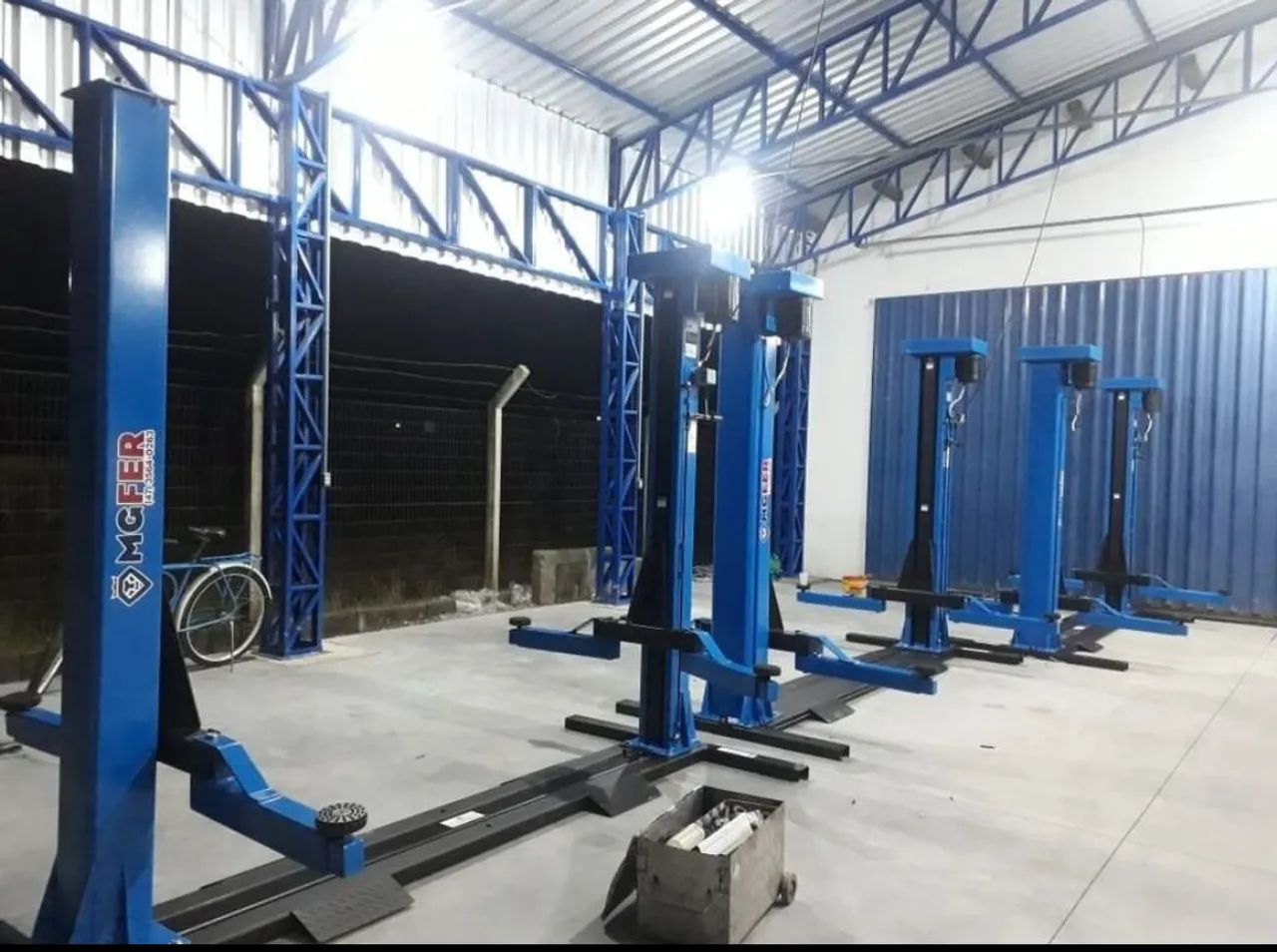 Elevador MGFER 2T/4T<br>vador de 2 Toneladas com Entrega em Todo o Brasil! EleElevador mg
