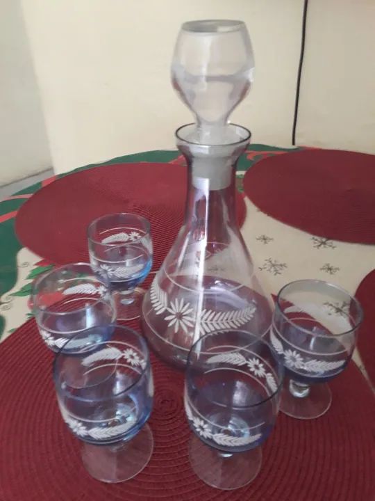 Conjunto Garrsfa com taças de cristal com detalhes em branco - Foto 2