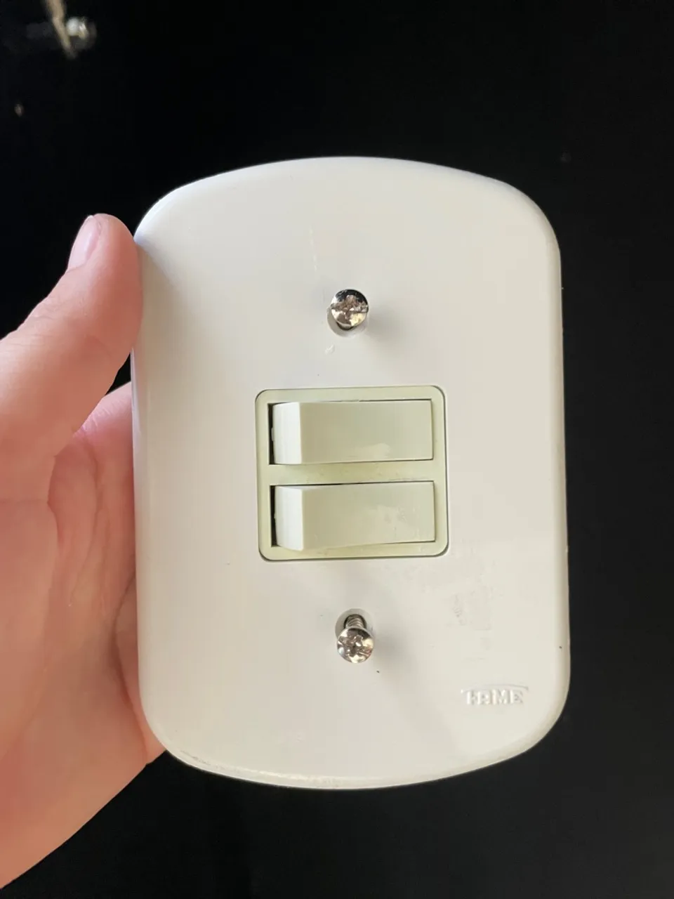 Interruptor Duplo para Instalações Elétricas