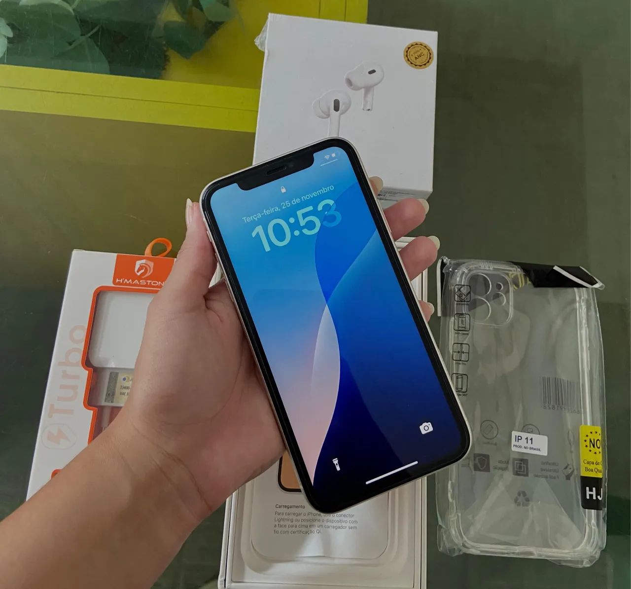 iPhone 11 64gb sem detalhe de uso, celular na caixa - Celulares e