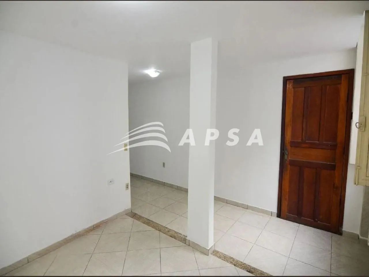 NO CORAÇÃO PULSANTE DO RIO DE JANEIRO, ESSA CASA RECÉM-REFORMADA NO CENTRO É UMA OPORTUNID - Foto 2
