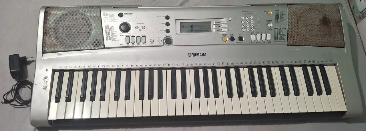 Teclado yamaha psr e313