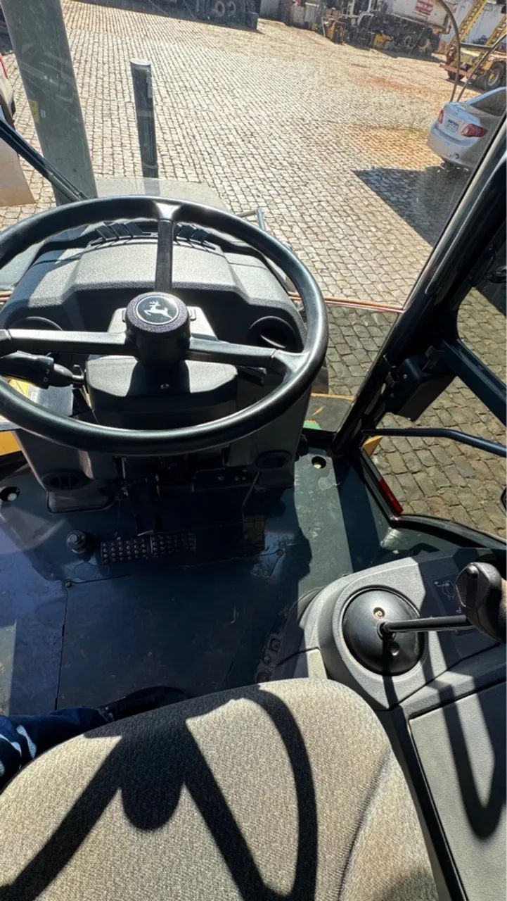 Retro escavadeira John deere 310 L - Foto 3