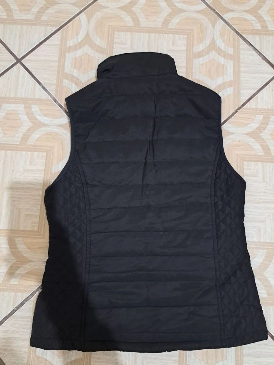 Colete de frio Feminino Acolchoado Preto - Foto 2