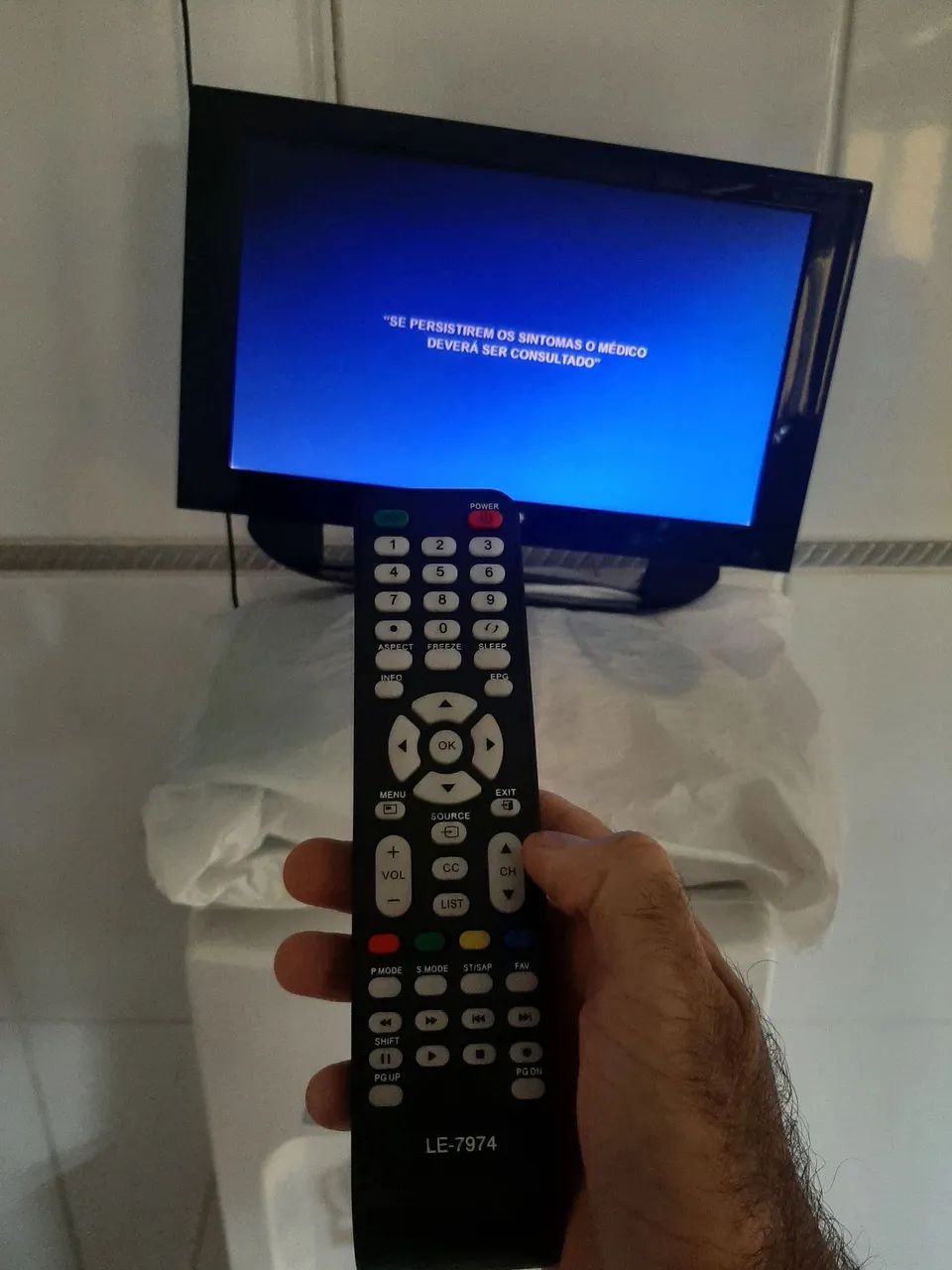 TV LED CCE 14 polegadas novinha digital - Foto 5