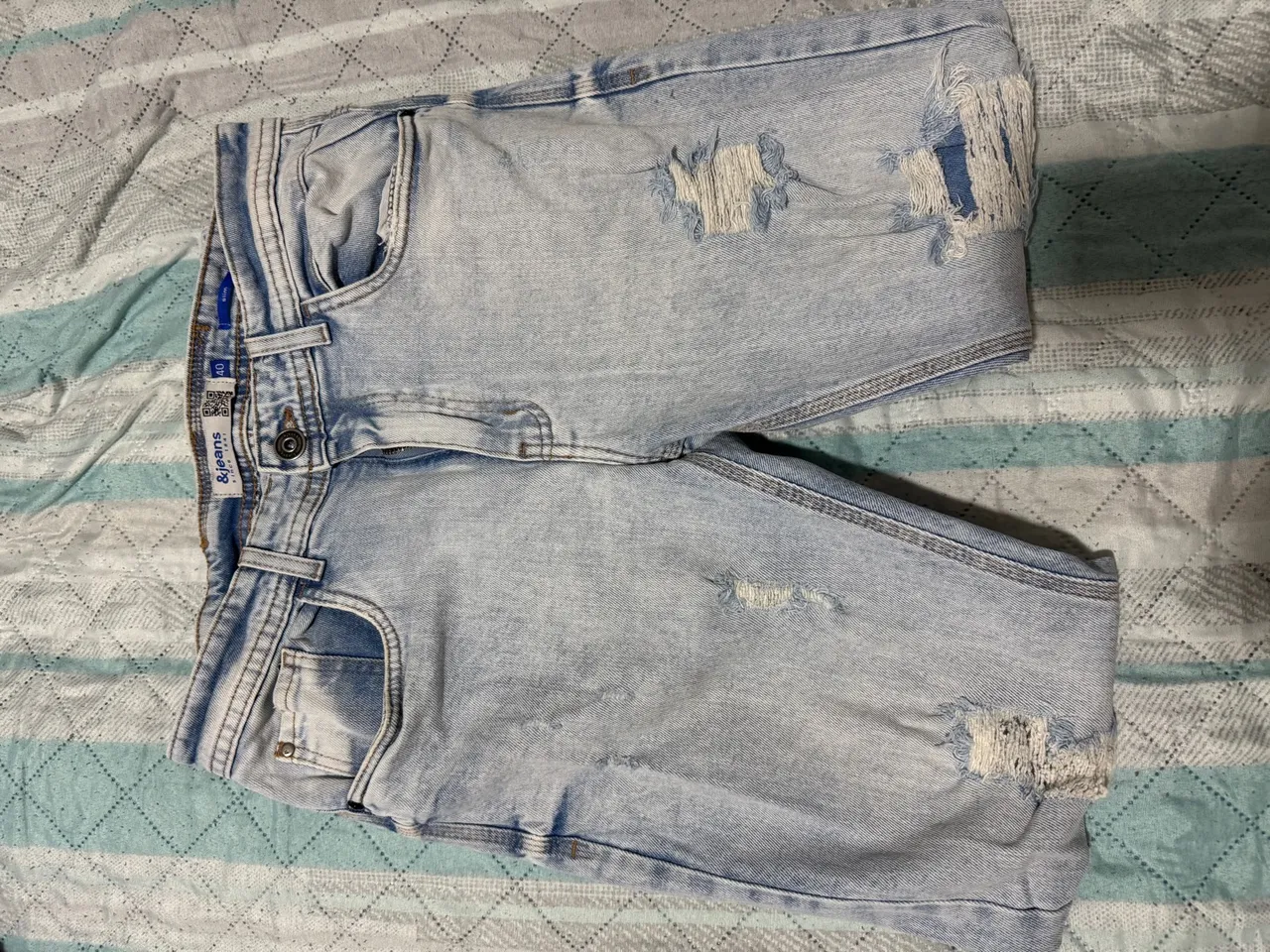 Calça estilo jogador Rasgada