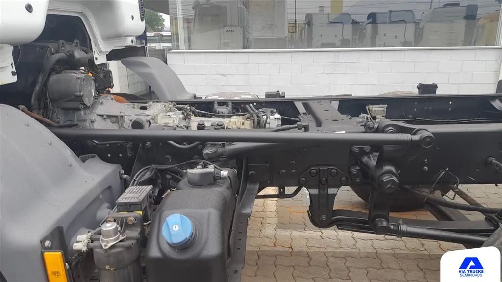 MBENZ ATEGO 3030 8X2 CAB EST CHASSI 2019/2020 - Foto 7