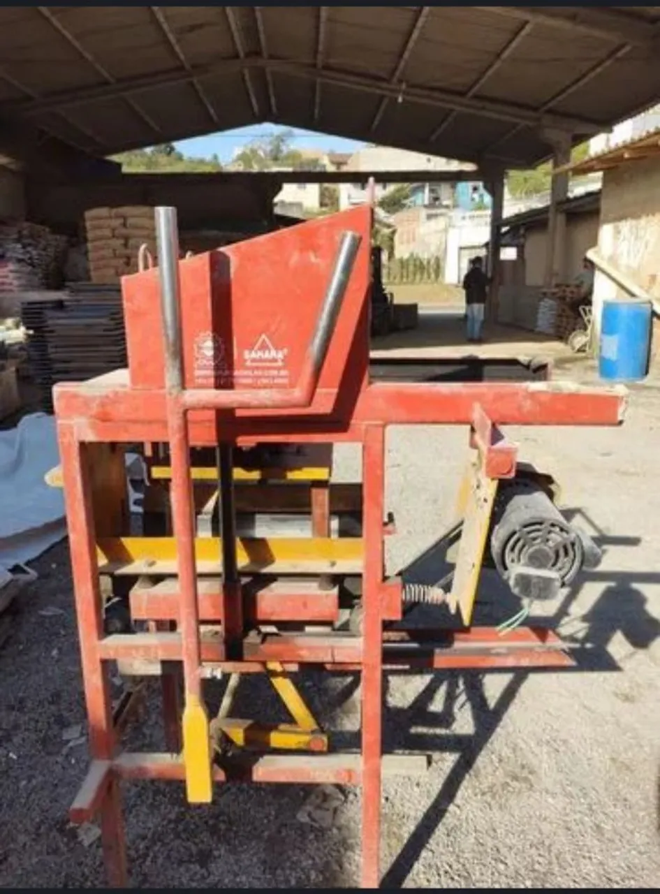 Máquina para Fabricação de Blocos de Concreto - Sahara