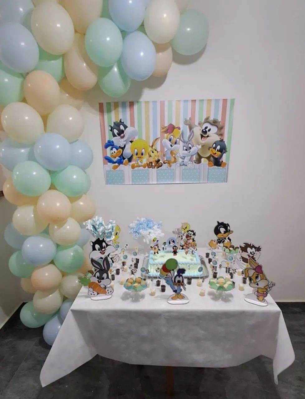 Decoração de Festa Infantil - Looney Tunes Baby