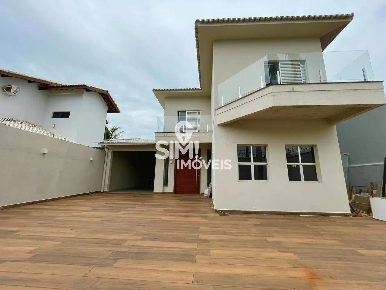 SOBRADO BELÍSSIMO COM PISCINA NA 108 NORTE